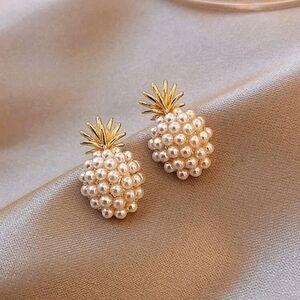Fashionable Stainless Steel Faux Pearl Pineapple Stud‎ Earrings For woman
